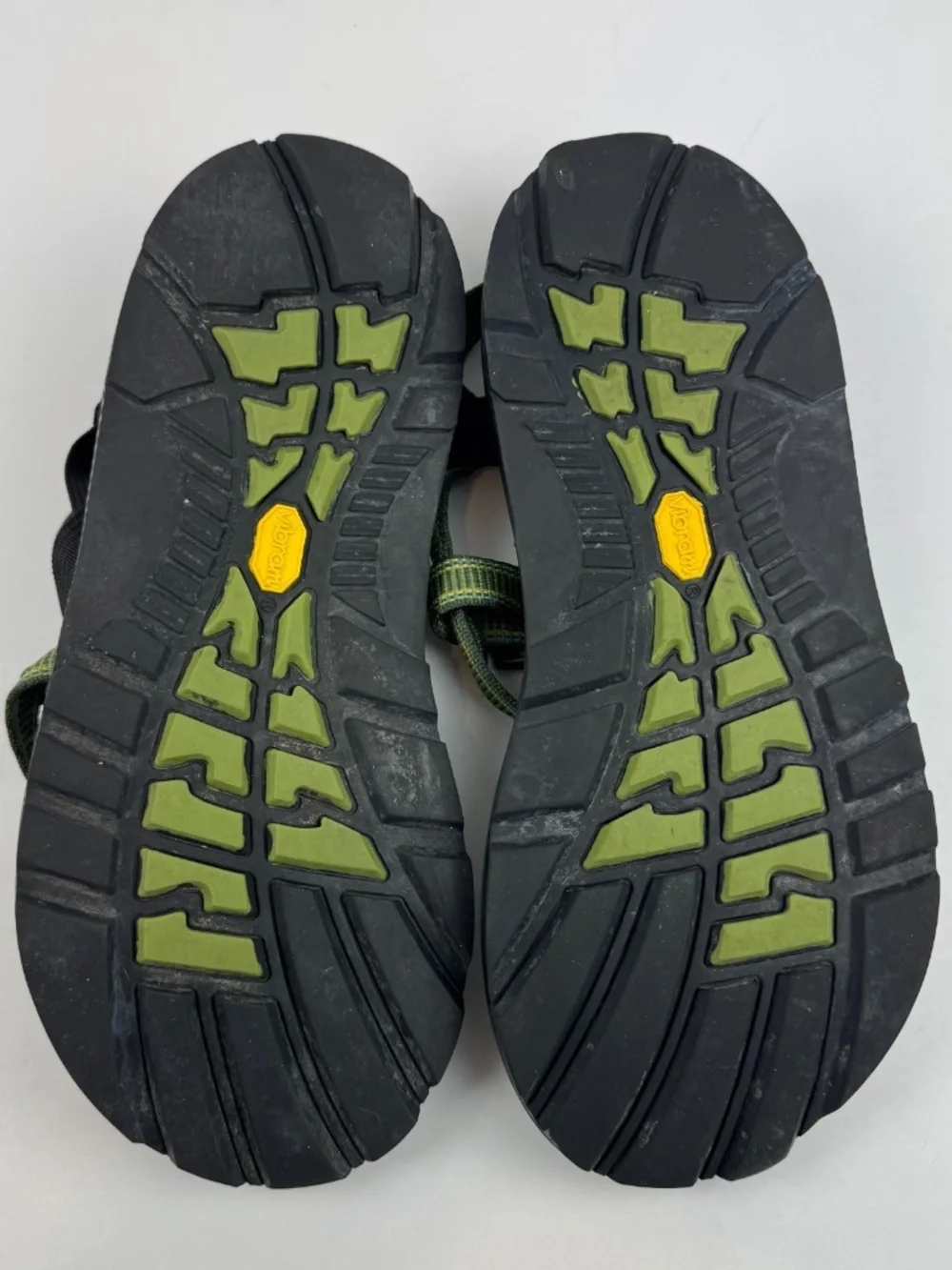 Chaco Z/2 Toe Loop Mens Size 12 Vibram Sole Sports Sandals Green